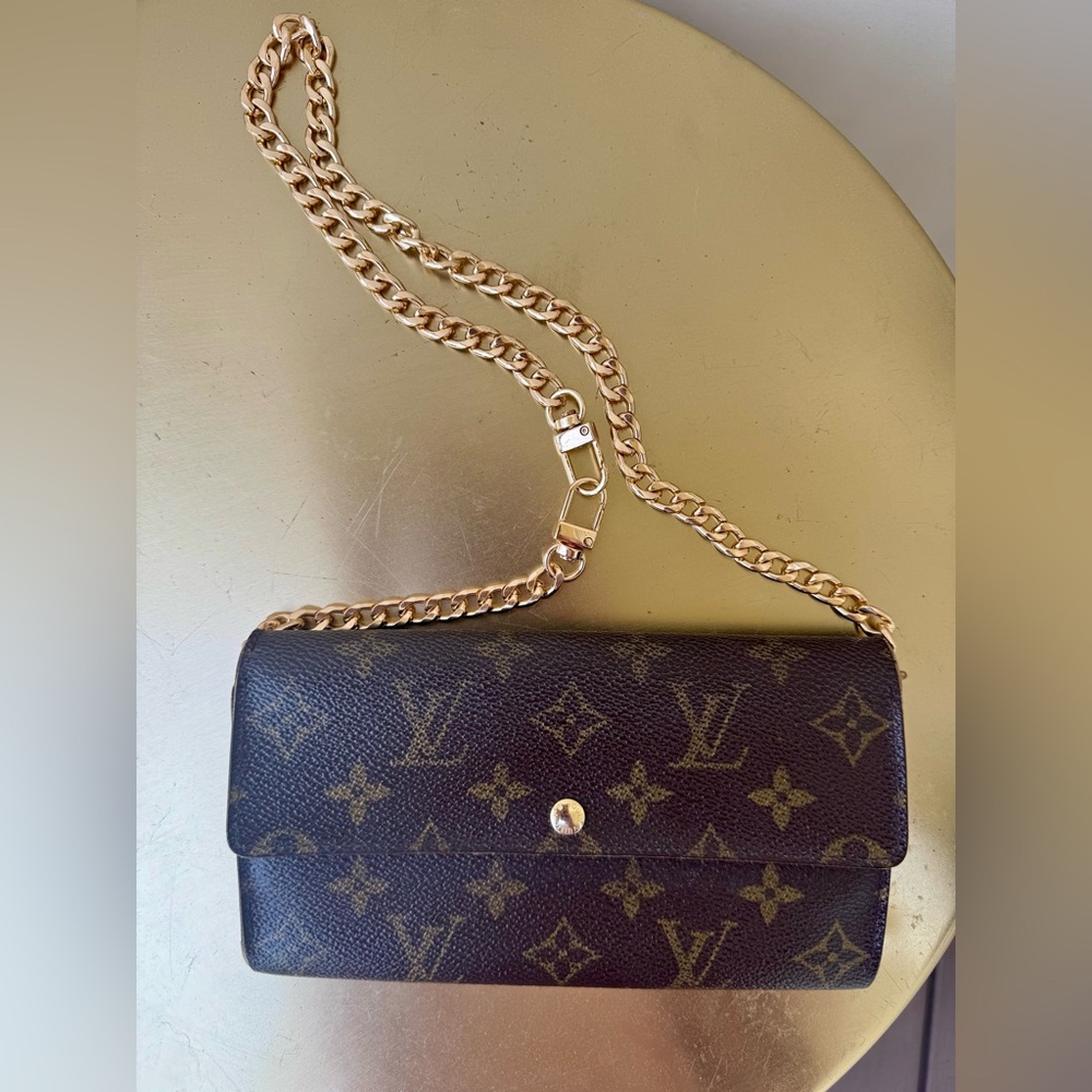 LOUIS VUITTON WALLET CLUTCH WITH CHAIN